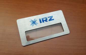 алюминиевый бейджик с нанесением логотипа