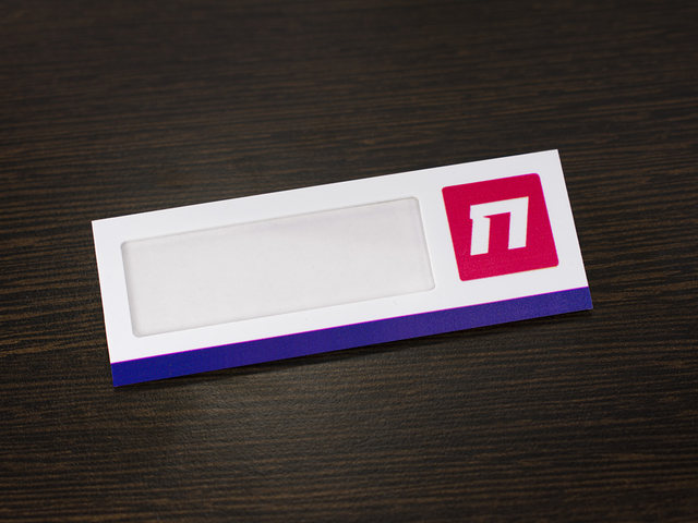 эксклюзивный пластиковый бейджик